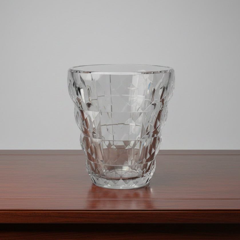 Baccarat grand vase taillé