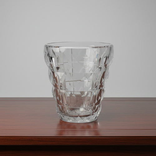 Baccarat grand vase taillé