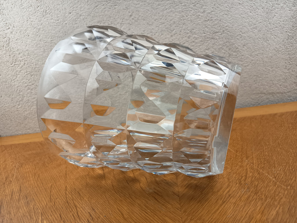Baccarat grand vase taillé