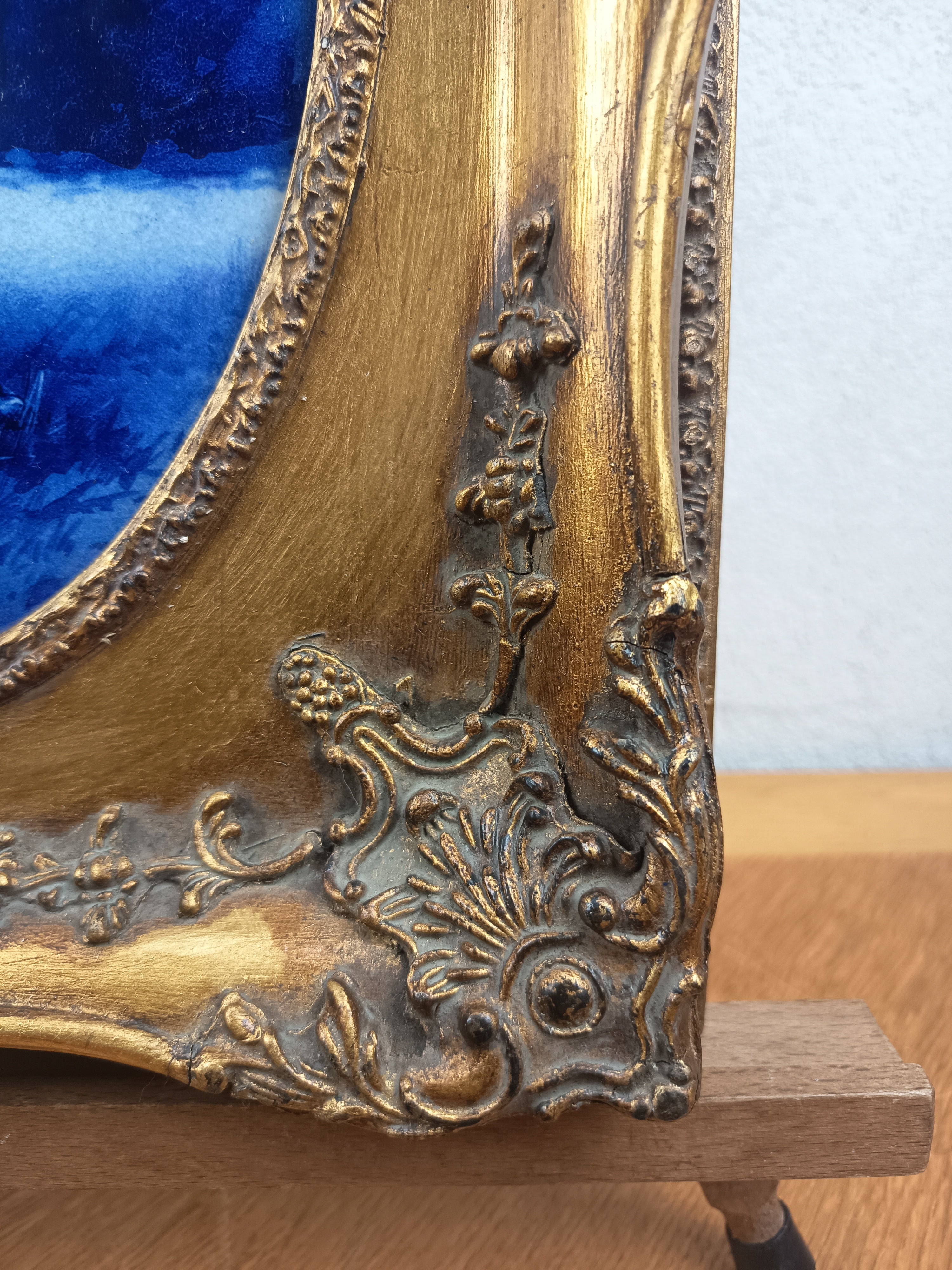 Peinture sur céramique Doulton style Delft – Scène d’enfants – Cadre décoratif
