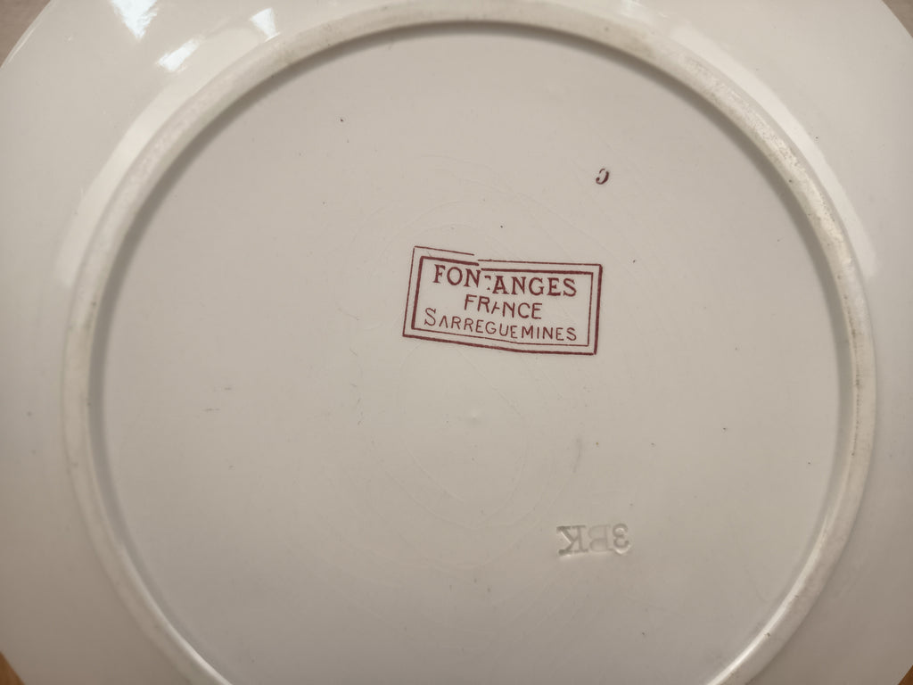 Assiette ancienne Sarreguemines modèle « Fontanges » en terre de fer – 24 cm