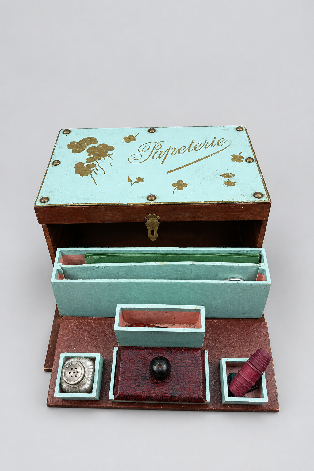 Ancienne boîte nécessaire d’écriture en bois – Travail artisanal – Avec accessoires d’origine