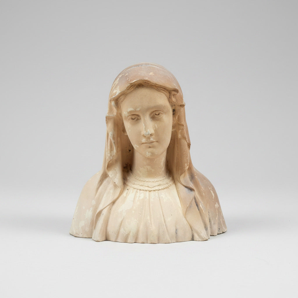 Ancien buste de la Vierge en terre cuite