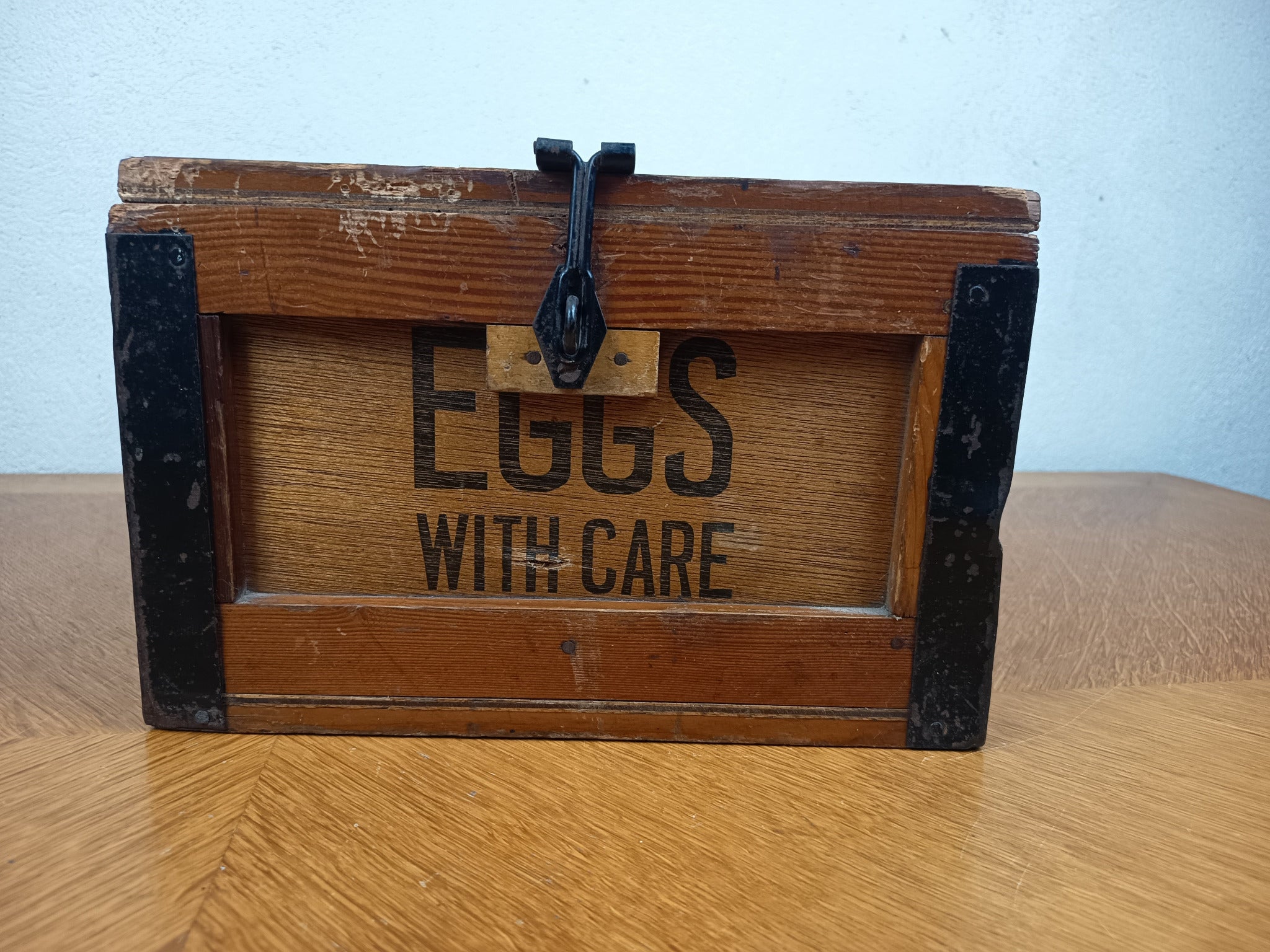 Boîte à œufs ancienne en bois – Années 1930 – 2 douzaines
