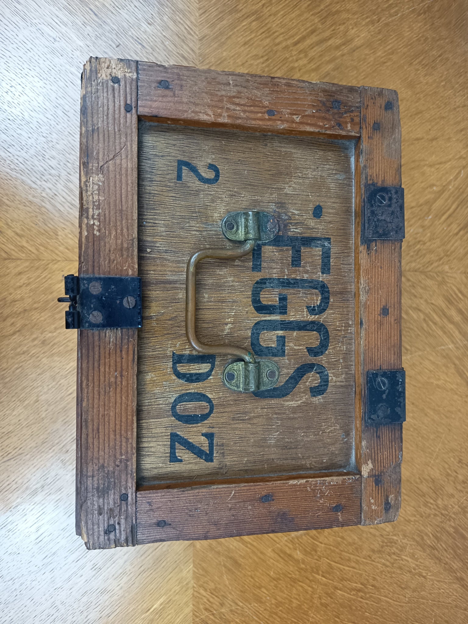 Boîte à œufs ancienne en bois – Années 1930 – 2 douzaines