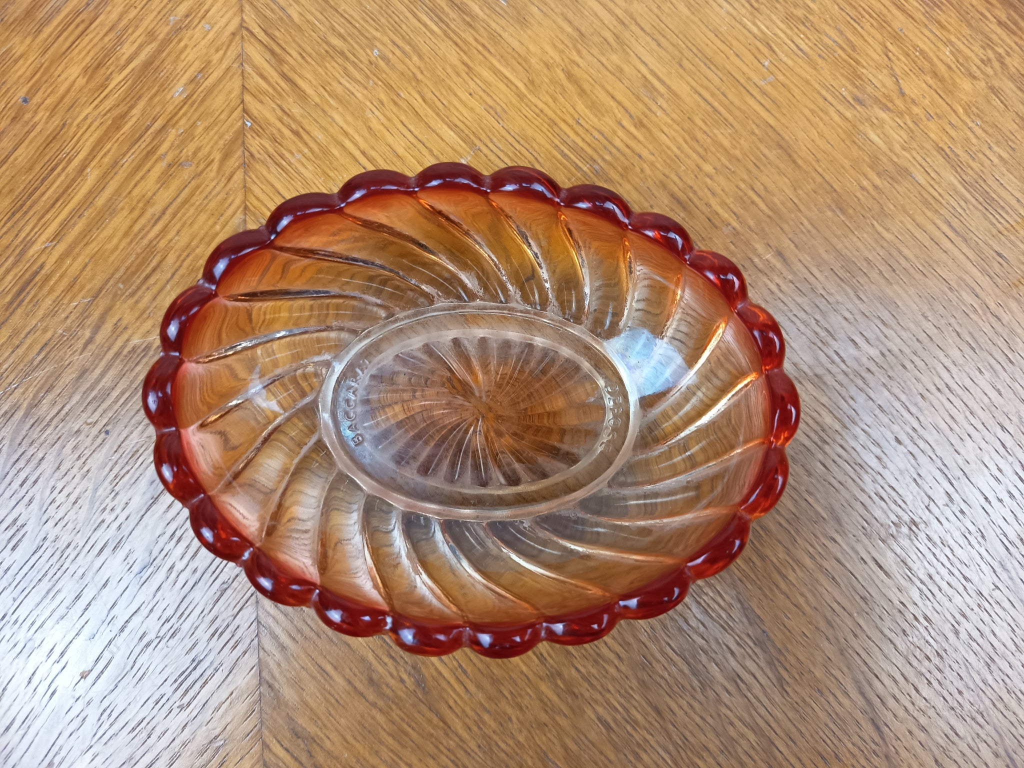 Coupelle porte-savon Baccarat modèle Bambou – Verre teinté rouge
