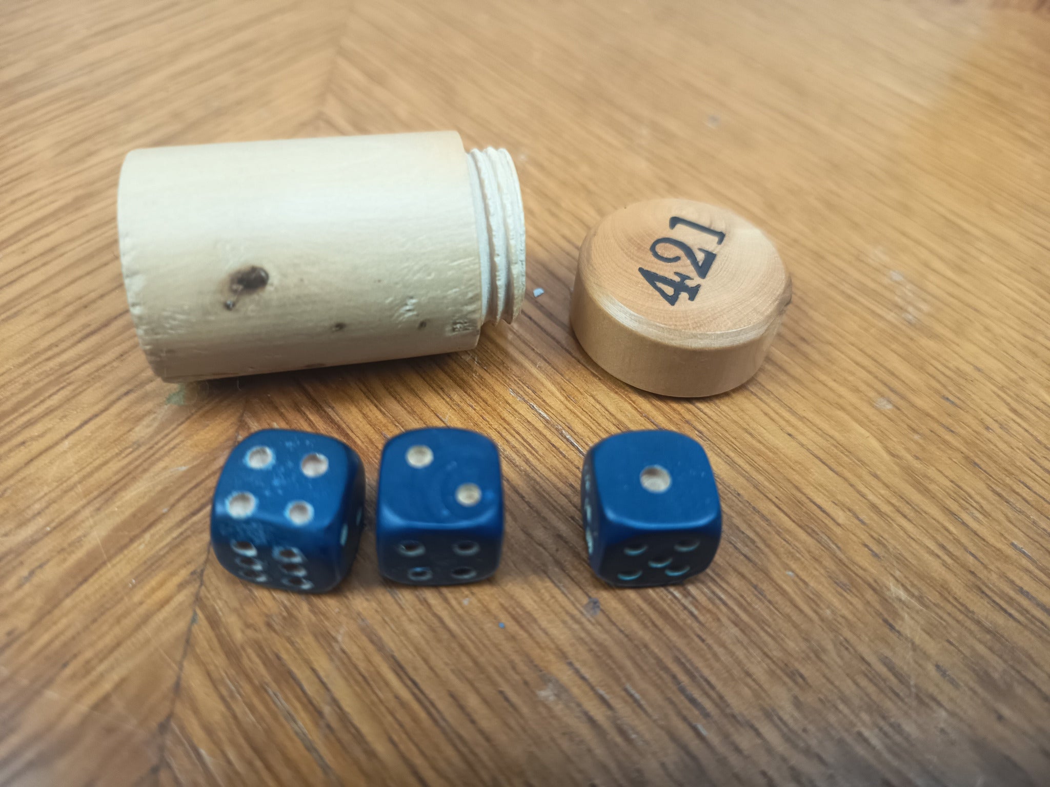 Jeu de voyage miniature « 421 » en bois avec sa boîte