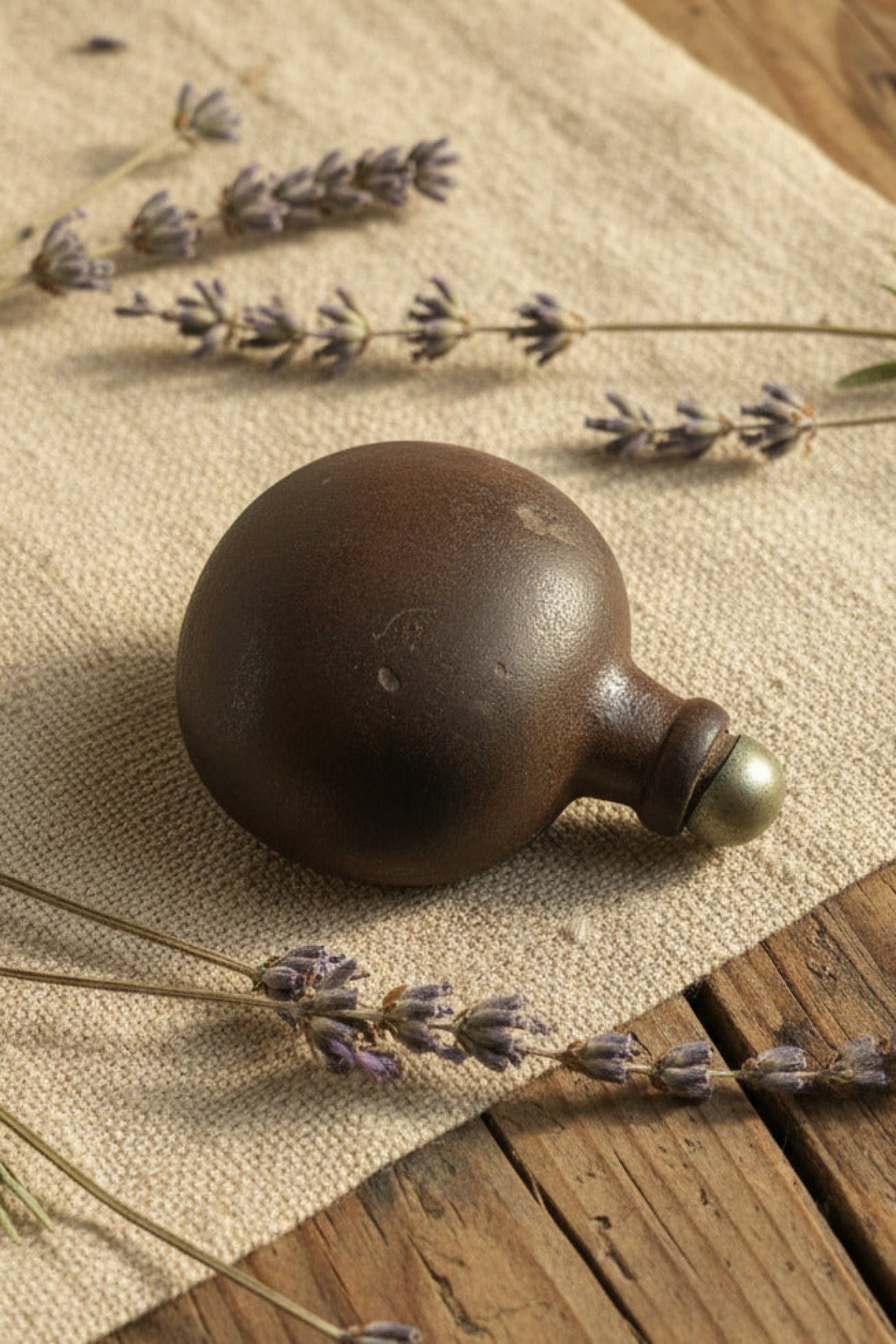 Ancienne secouette / pot à tabac en grès avec bouchon