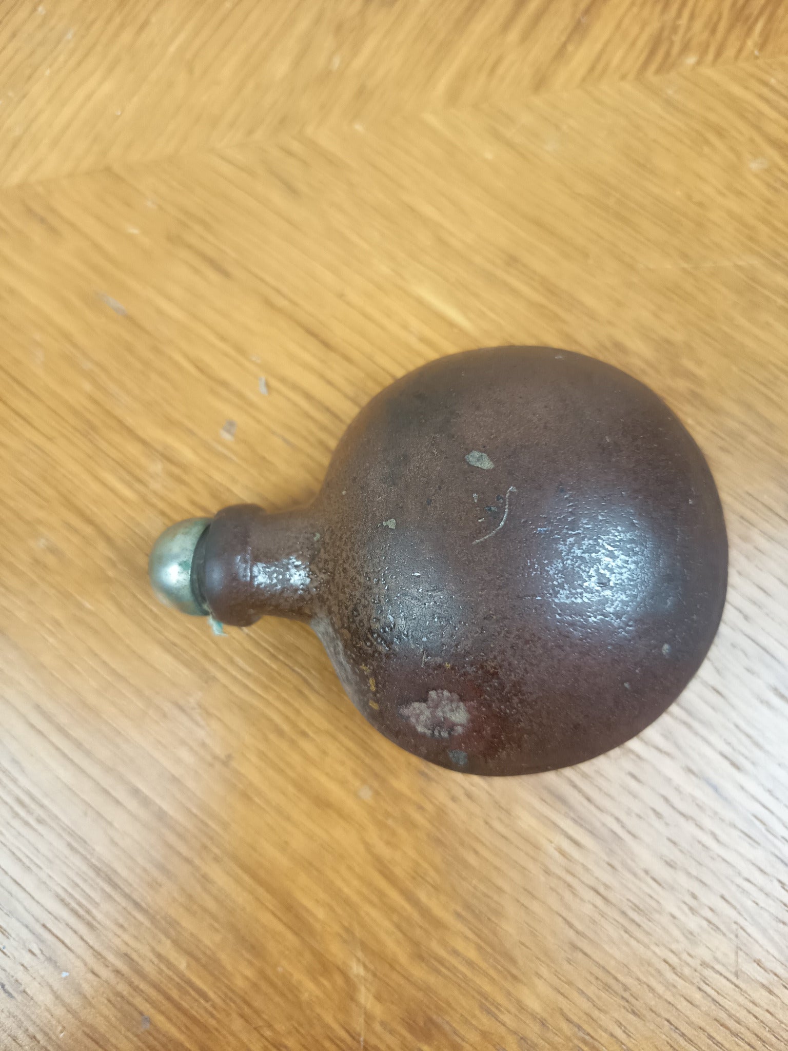 Ancienne secouette / pot à tabac en grès avec bouchon