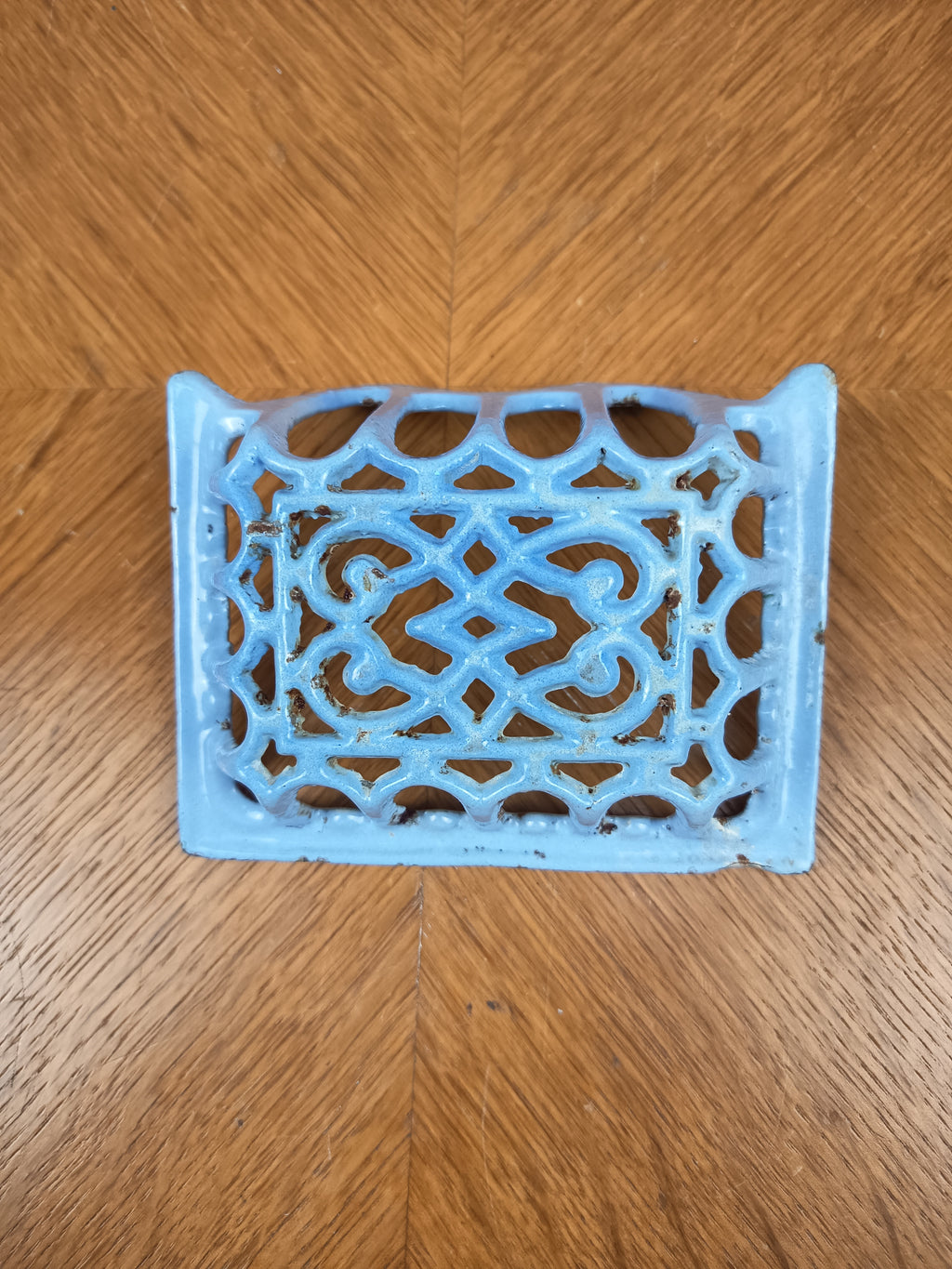 Porte-savonnette ancien en fonte émaillée bleue – 12 cm