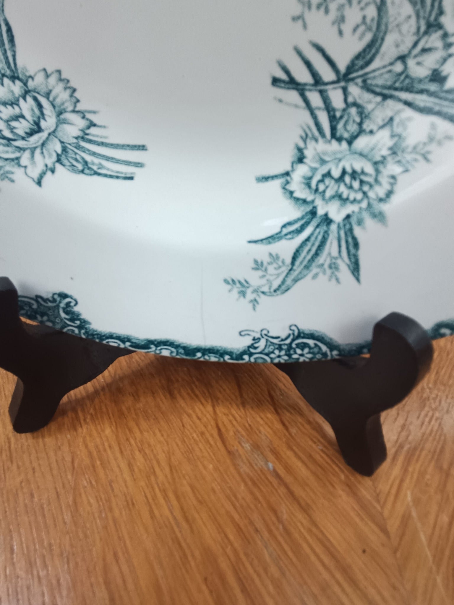 Assiette Creuse Terre de Fer Modèle Œillet – Manufacture LG