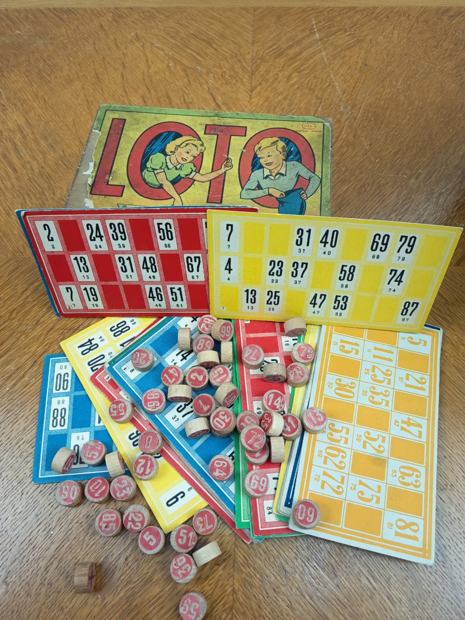 Ancienne Boîte de Jeu de Loto Vintage en Bois – Jeu de Société Ancien avec Cartes et Pions