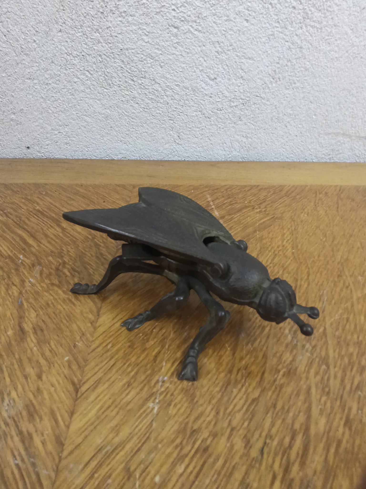 Cendrier vintage en laiton forme mouche