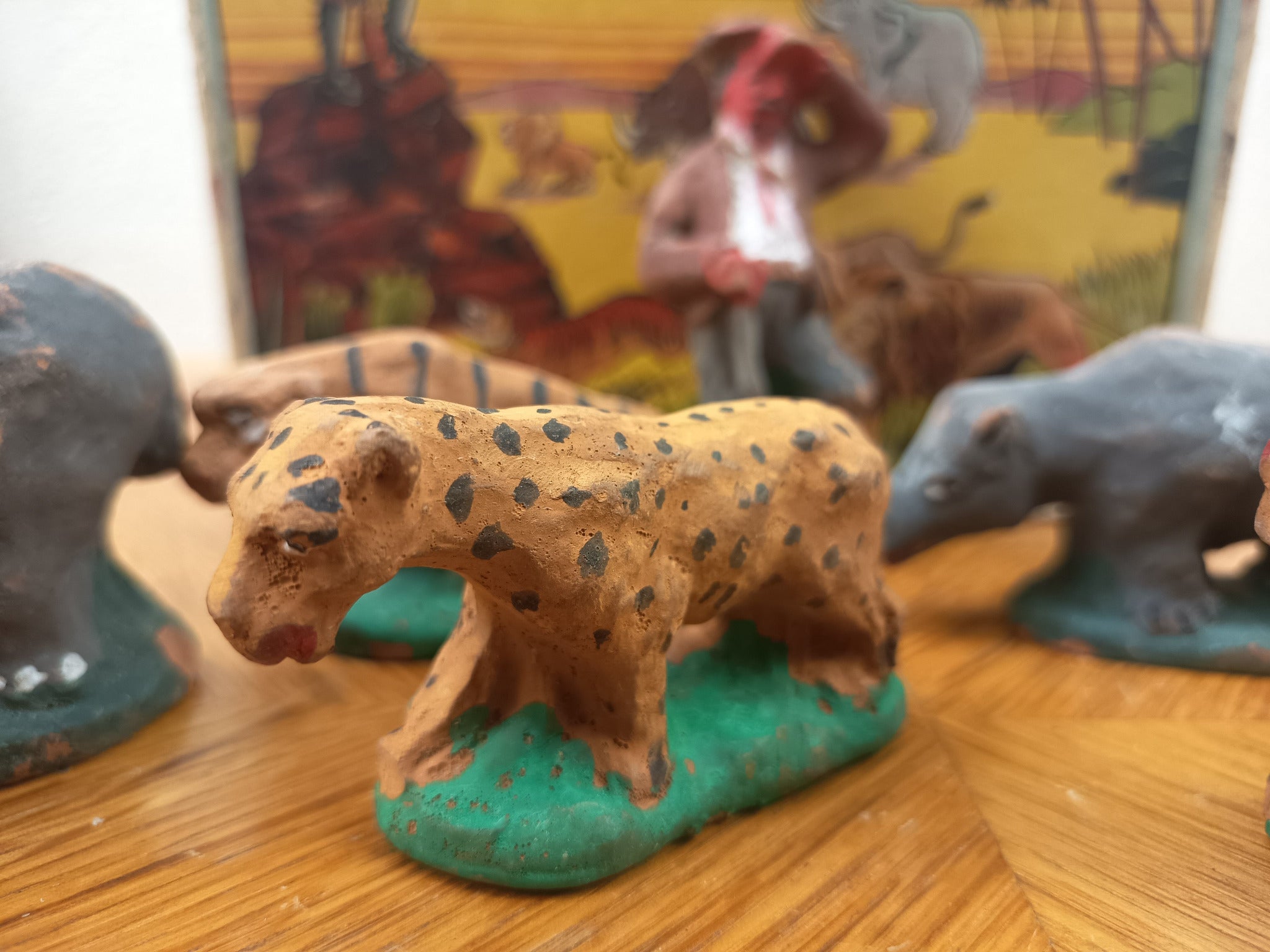 Jeu ancien Tartarin en Afrique – 7 figurines en terre cuite