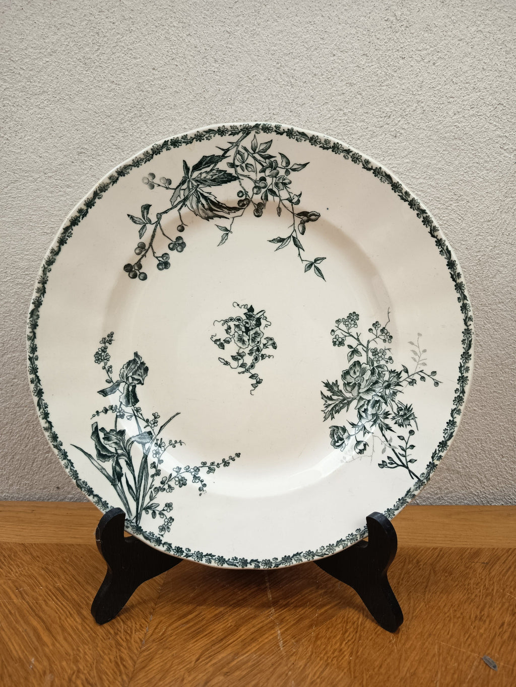 Plat terre de fer Moscou Choisy-le-Roy Boulenger 28 cm – Le Grenier du Renard