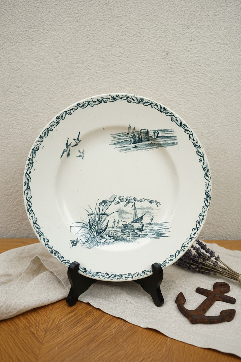 Assiette ancienne en terre de fer – Creil et Montereau – Décor vert – 22,5 cm