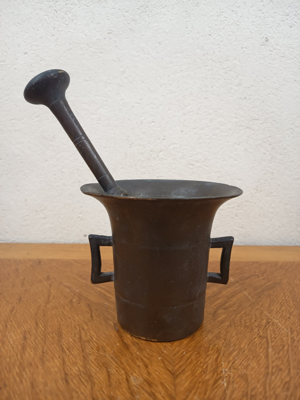 Mortier et pilon d’apothicaire ancien en bronze – XIXe siècle