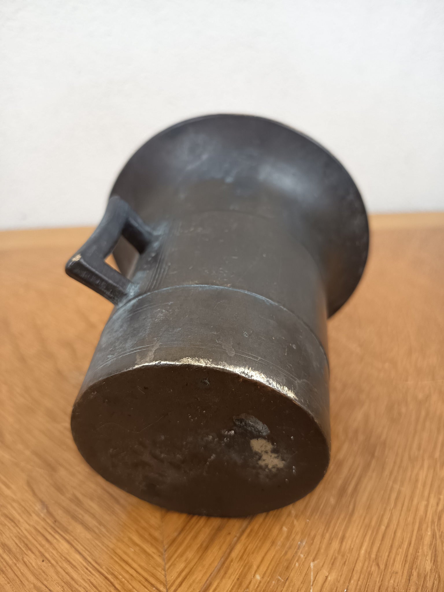 Mortier et pilon d’apothicaire ancien en bronze – XIXe siècle