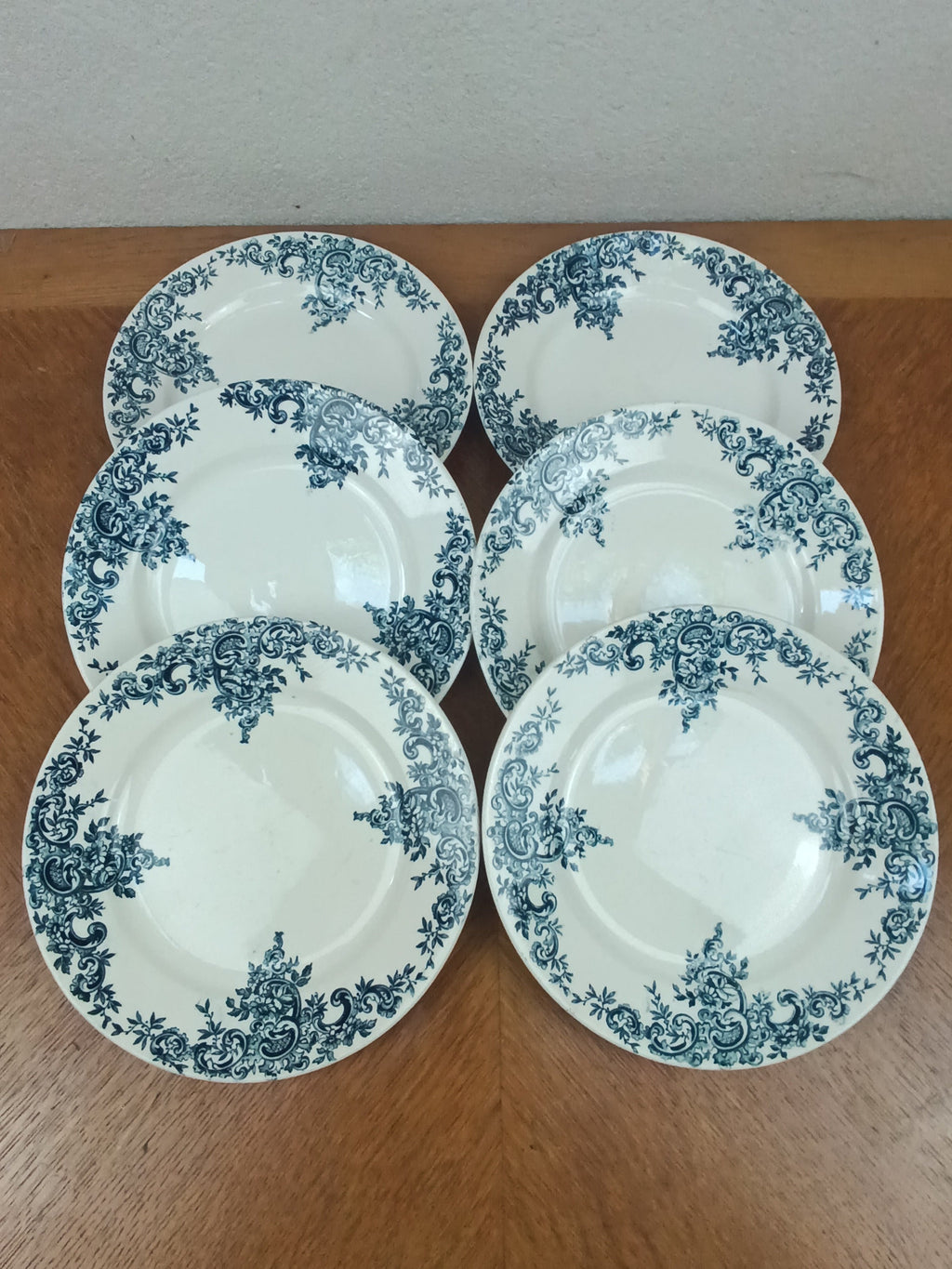 Lot de 6 assiettes anciennes en terre de fer – Modèle Louis XVI – Hippolyte Boulenger