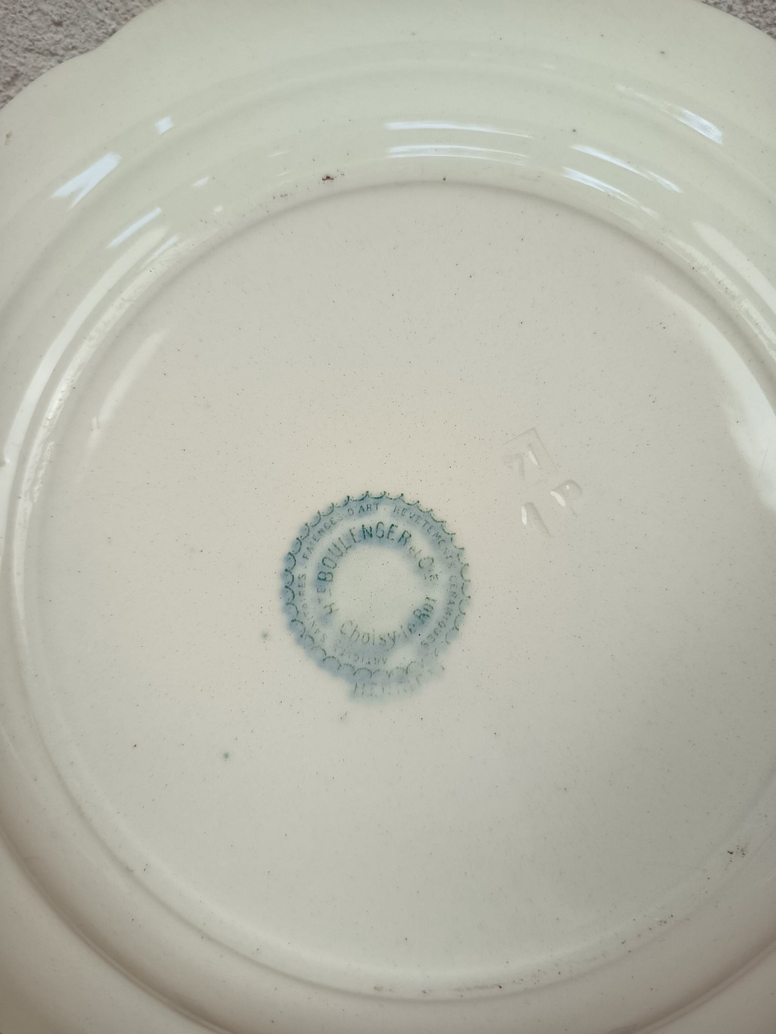 Assiette ancienne Terre de Fer – Modèle Henriette – Hippolyte Boulenger Choisy-le-Roi – 24 cm