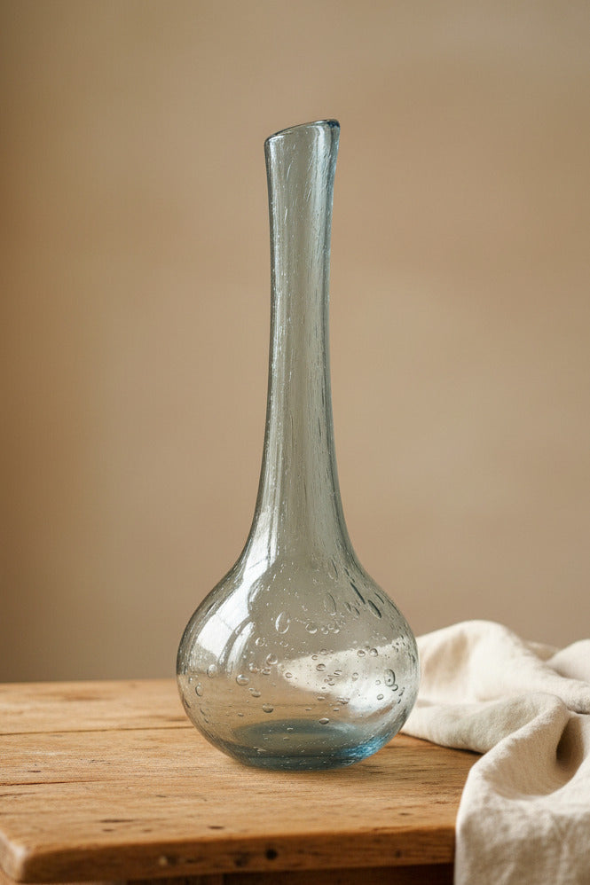 Vase en verre soufflé bullé – Maison Biot