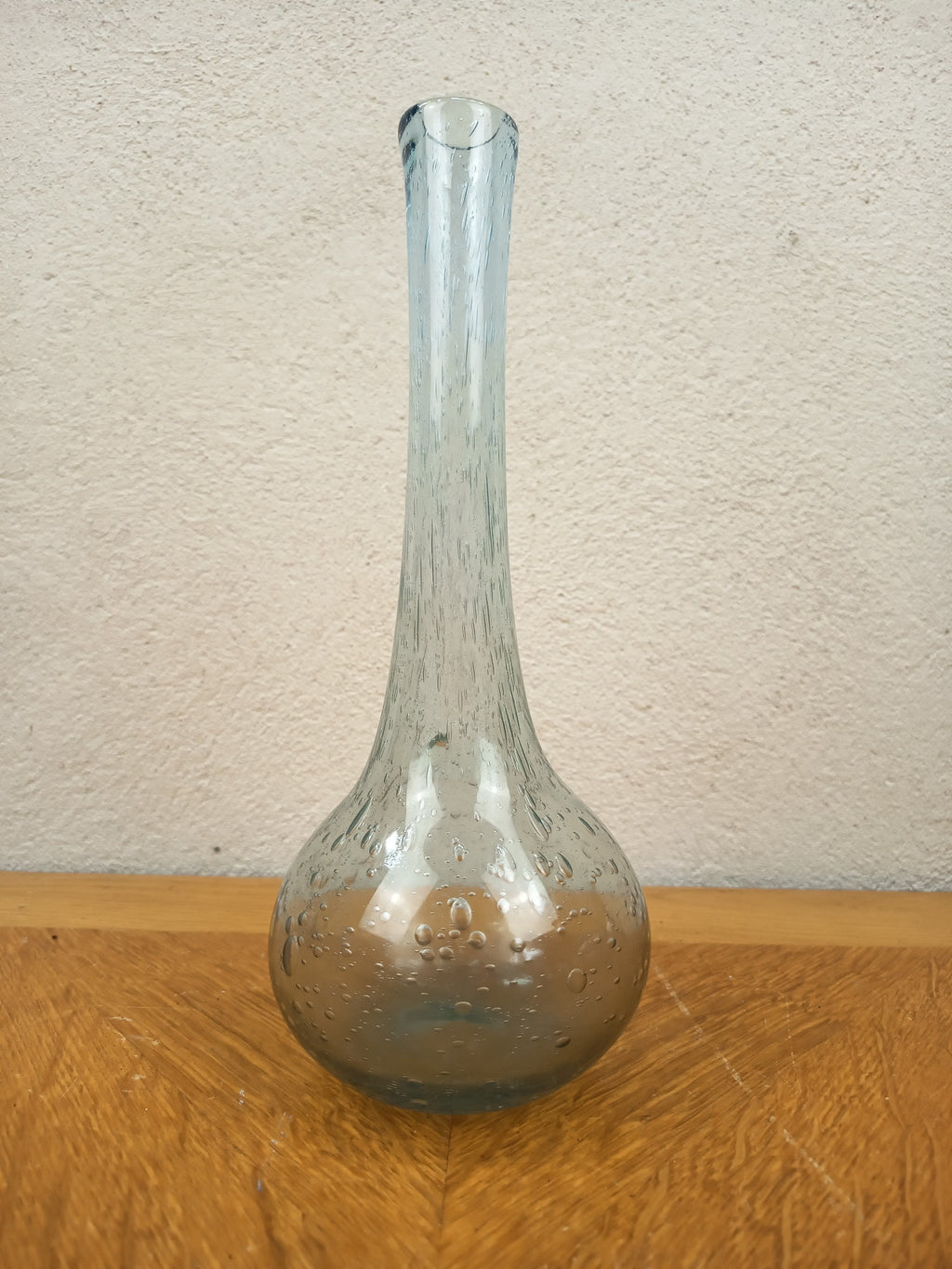 Vase en verre soufflé bullé – Maison Biot