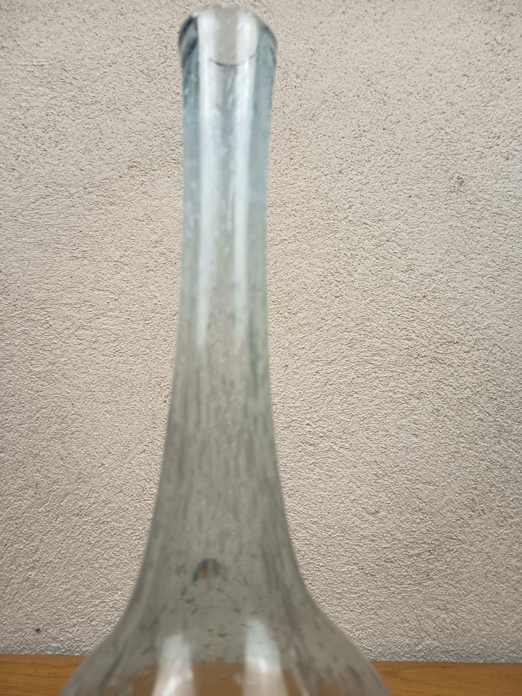 Vase en verre soufflé bullé – Maison Biot