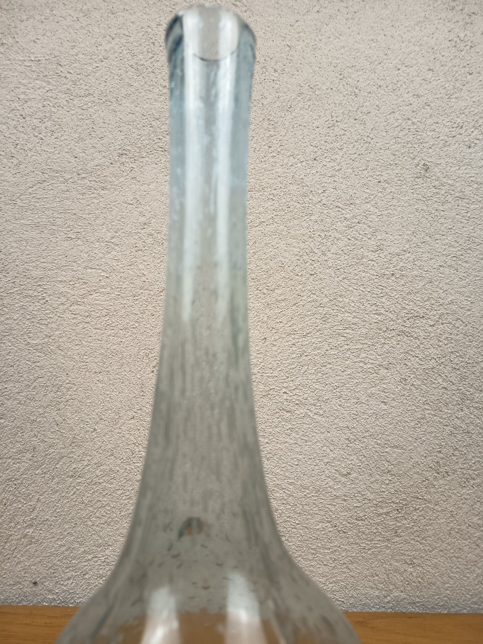 Vase en verre soufflé bullé – Maison Biot