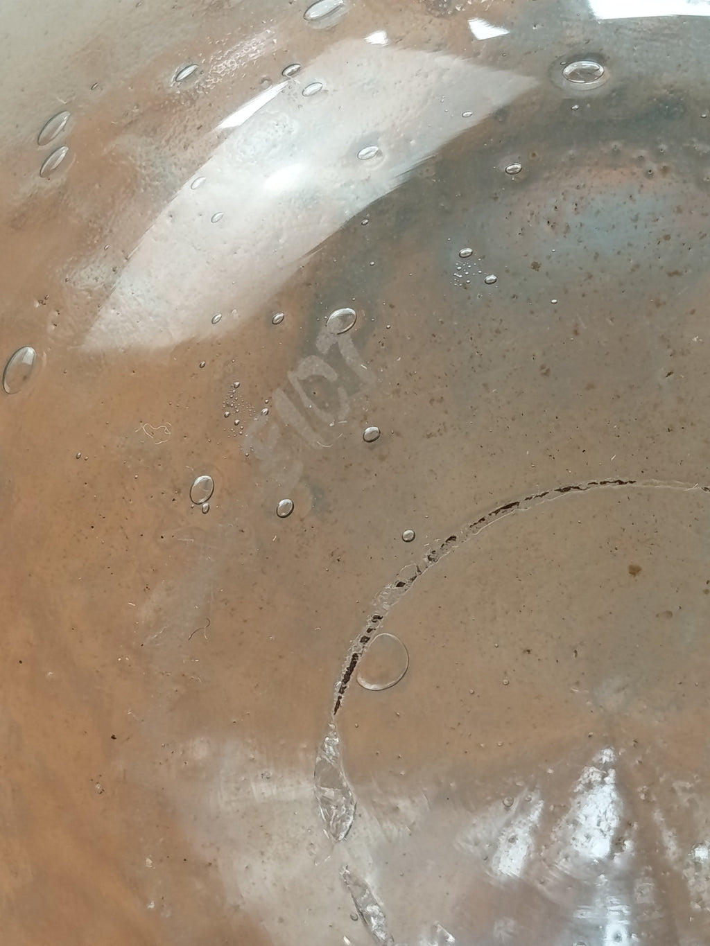 Vase en verre soufflé bullé – Maison Biot