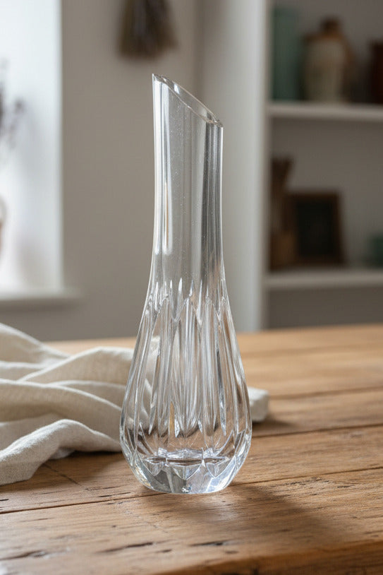 Soliflore Baccarat en cristal taillé – Signé sous la base – 16,5 cm
