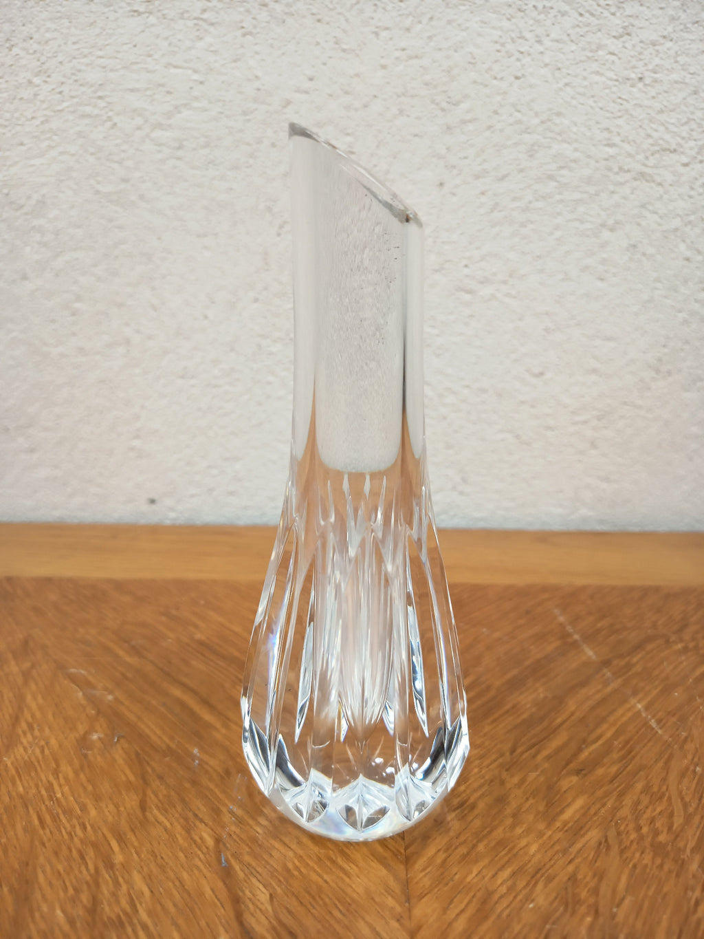 Soliflore Baccarat en cristal taillé – Signé sous la base – 16,5 cm