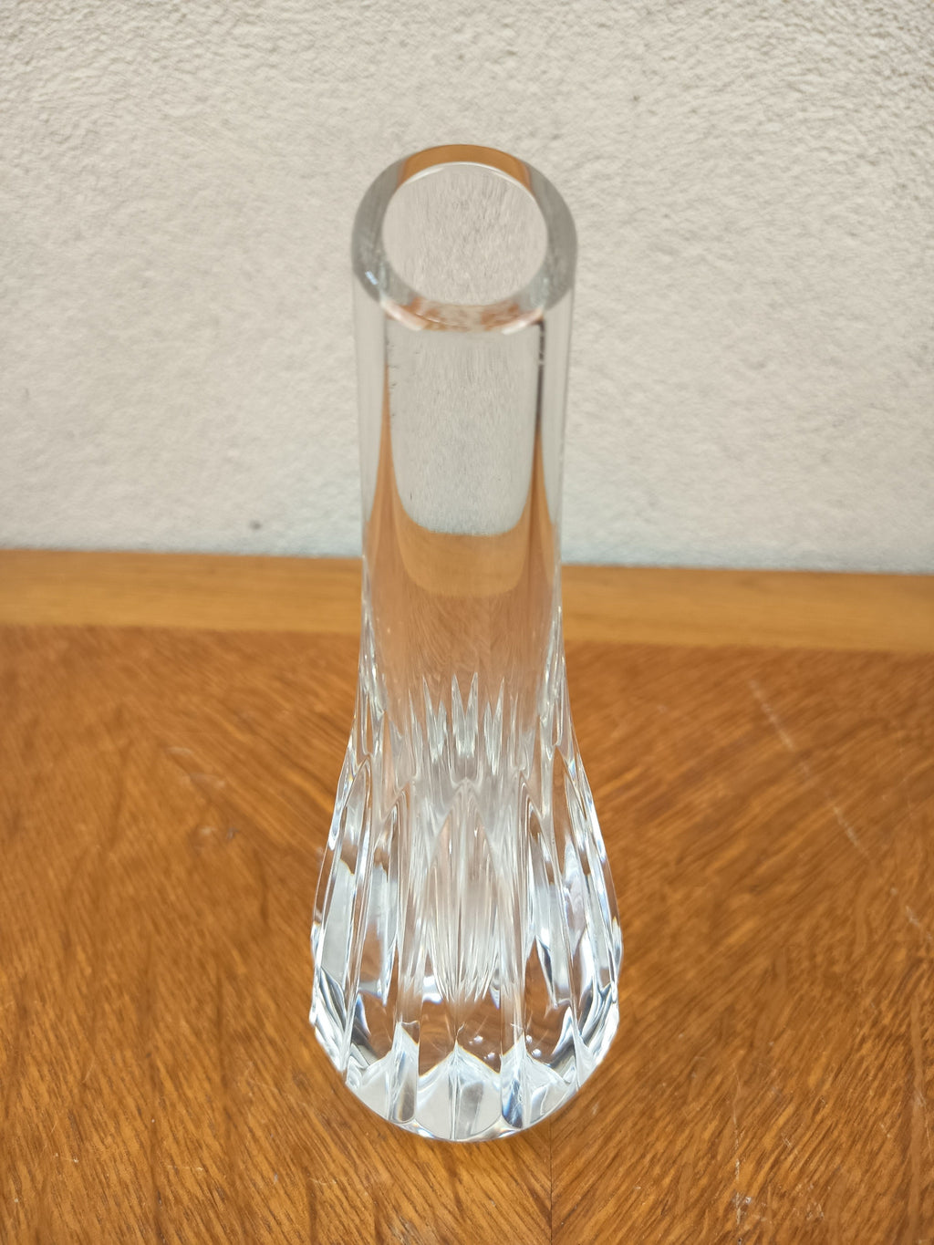 Soliflore Baccarat en cristal taillé – Signé sous la base – 16,5 cm