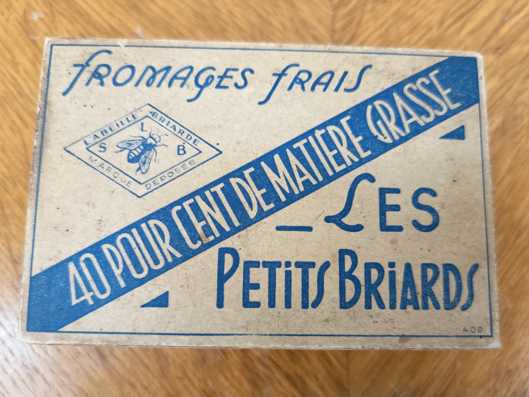 Lot de boîtes anciennes de matériel de bureau – Trombones, punaises et attaches