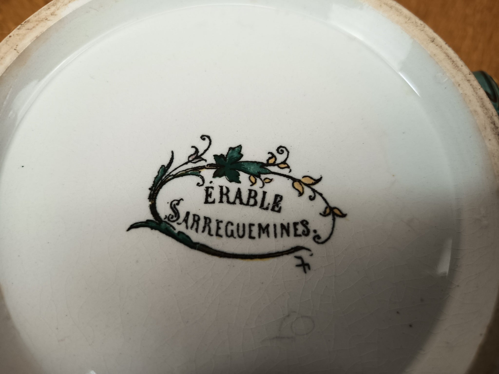 Soupière ancienne Art Nouveau Sarreguemines – Modèle Érable