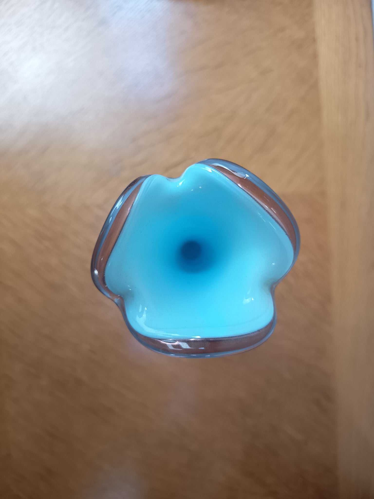 Vase ancien en opaline bleue – Col corolle – 29 cm