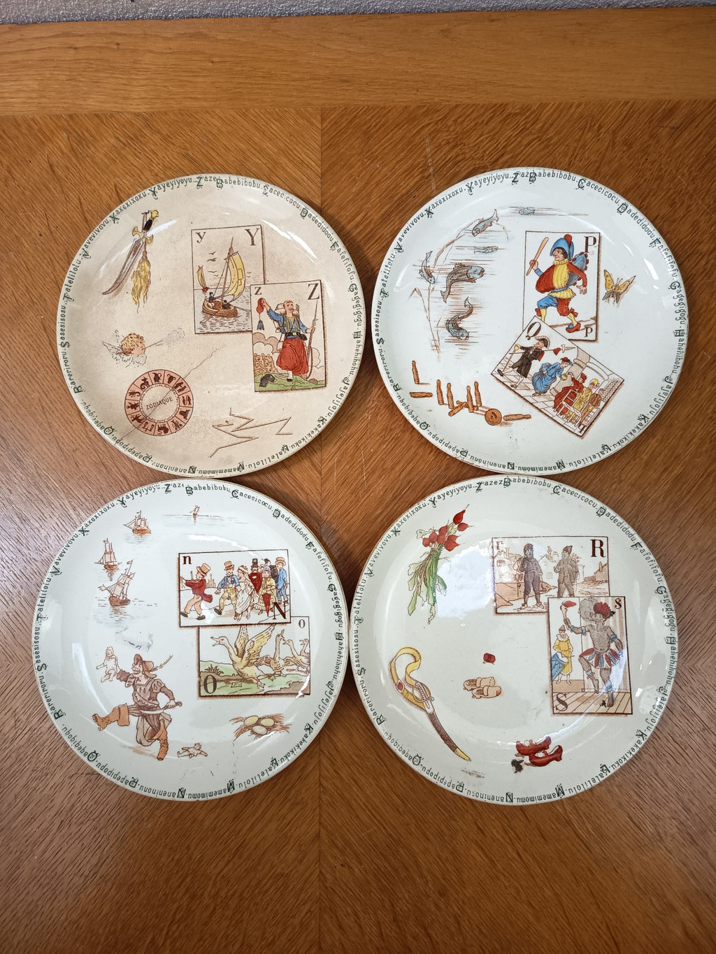 Lot d’assiettes parlantes anciennes Terre de Fer – Hippolyte Boulenger – Alphabet