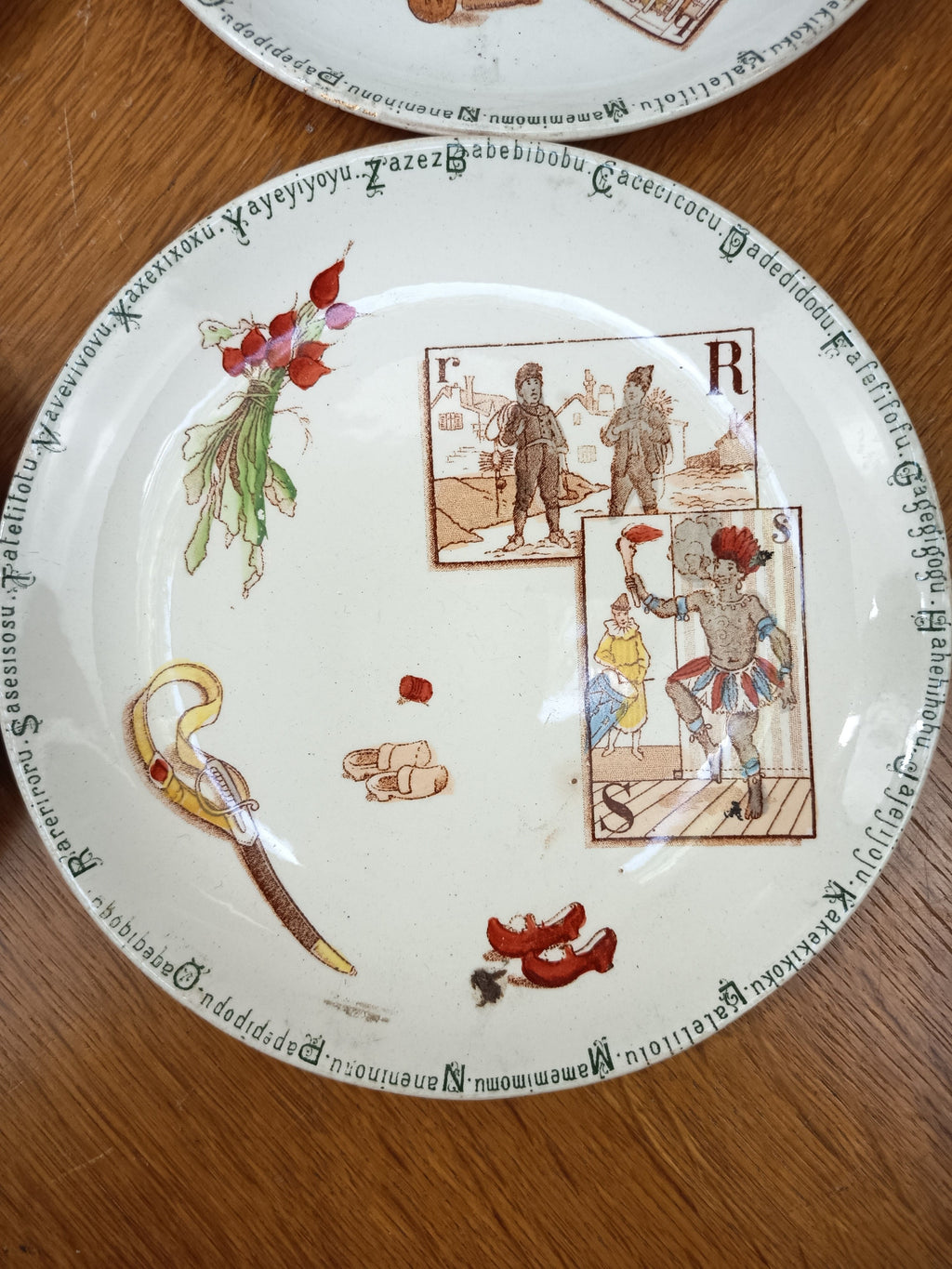 Lot d’assiettes parlantes anciennes Terre de Fer – Hippolyte Boulenger – Alphabet