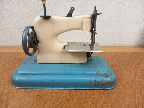 Machine à coudre jouet ancienne Made in France