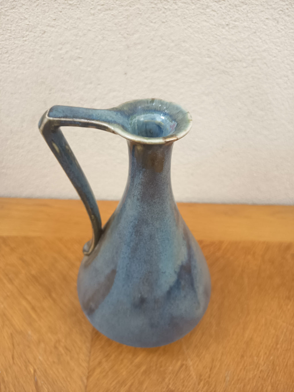 Pichet ancien Fournier-Demars en céramique émaillée bleue et verte