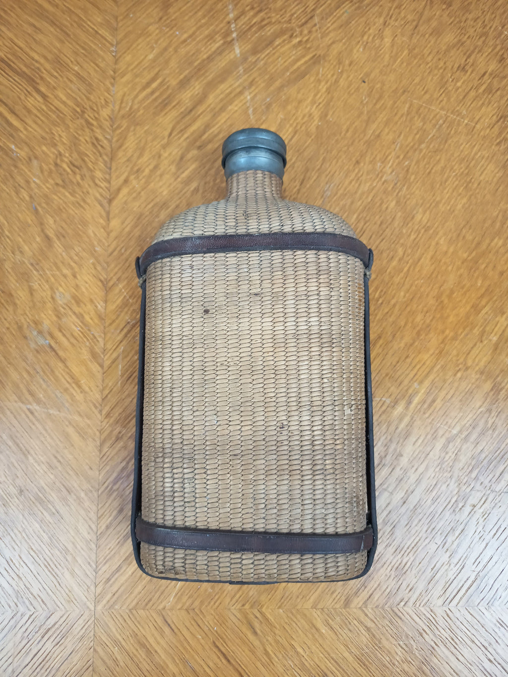 Flasque ancienne en verre clissé et étain vers 1900