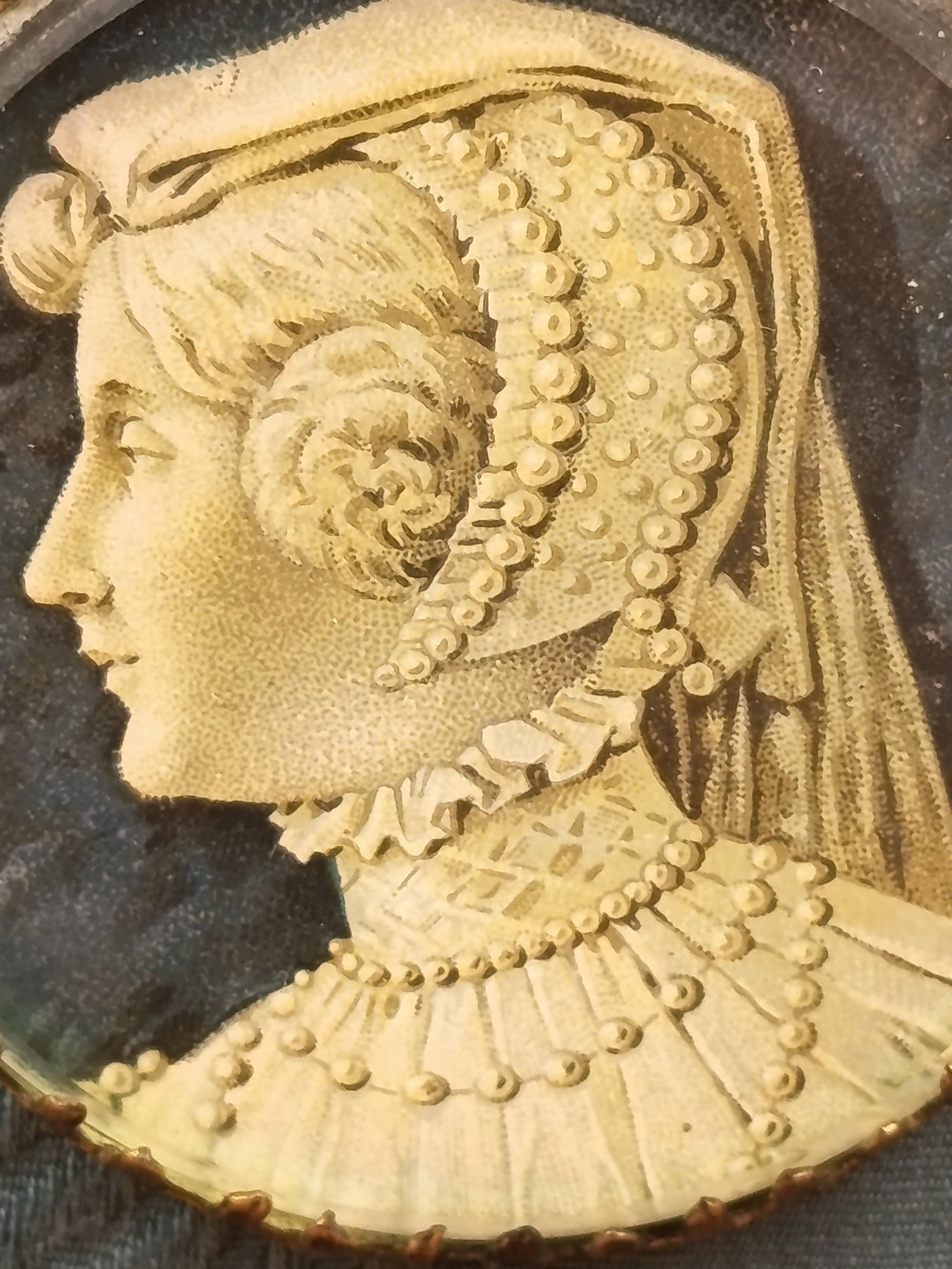 Miniature portrait de femme en costume Renaissance – Sous verre – Cadre vintage