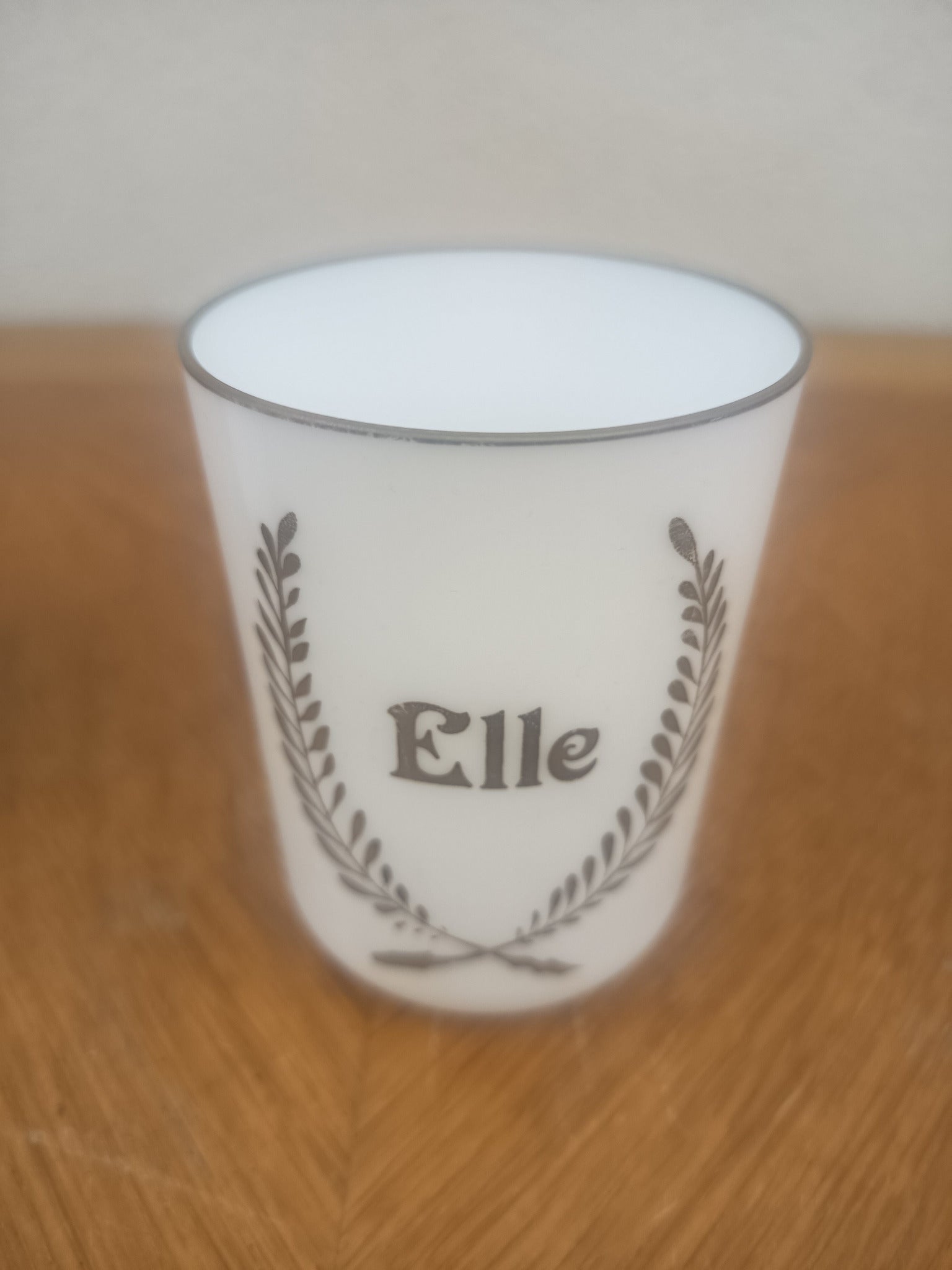 Paire de verres en opaline blanche « Lui & Elle » – Vintage