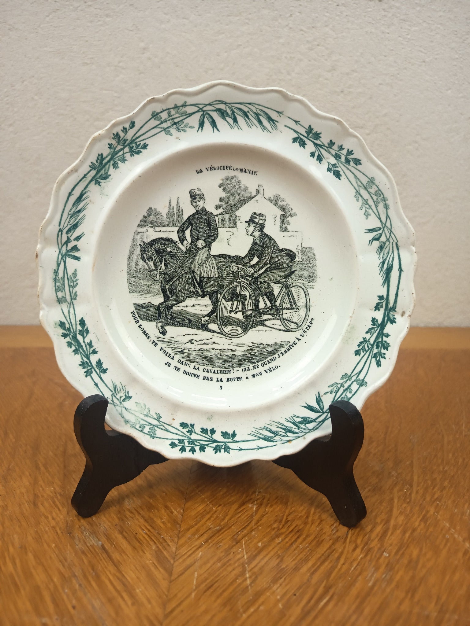 Assiette Creil Montereau Vélocipédomanie n°3 – 1876
