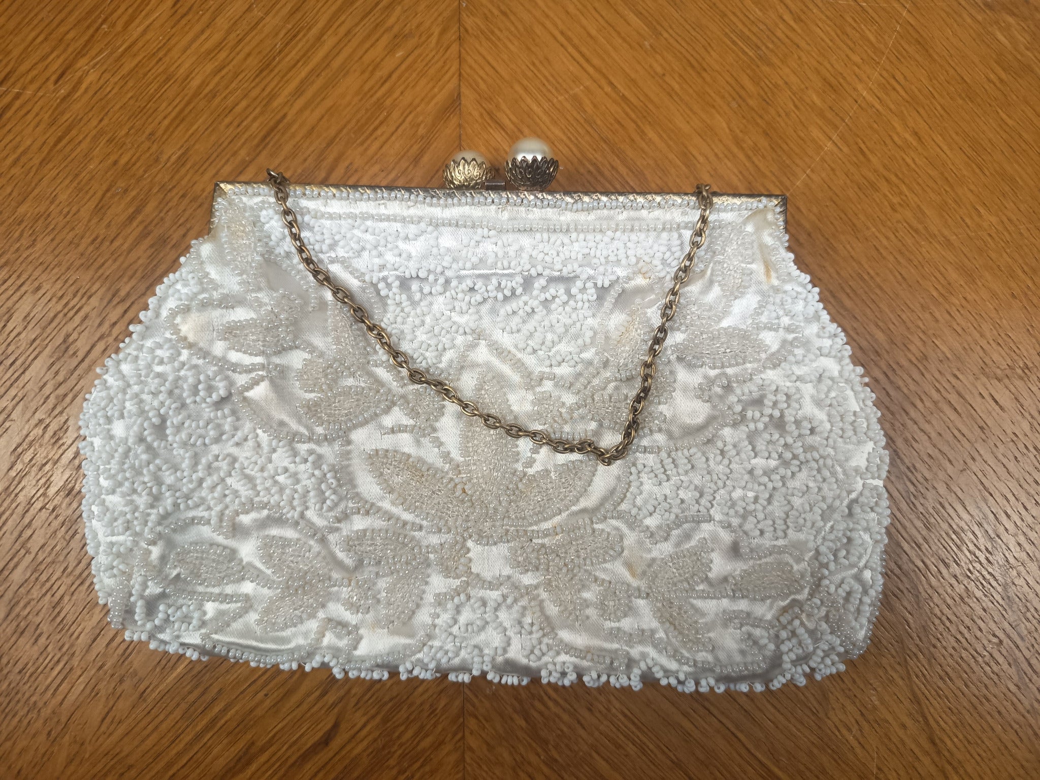 Sac perlé et gants blancs vintage – Années 1950