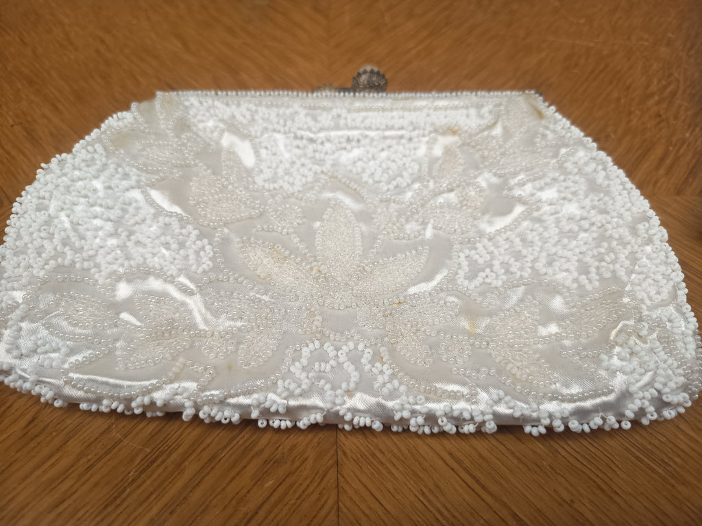 Sac perlé et gants blancs vintage – Années 1950