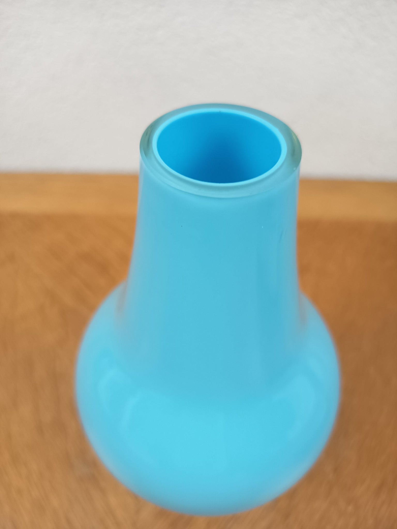Vase vintage en opaline bleu turquoise des années 60-70, forme goutte en verre opalin et transparent