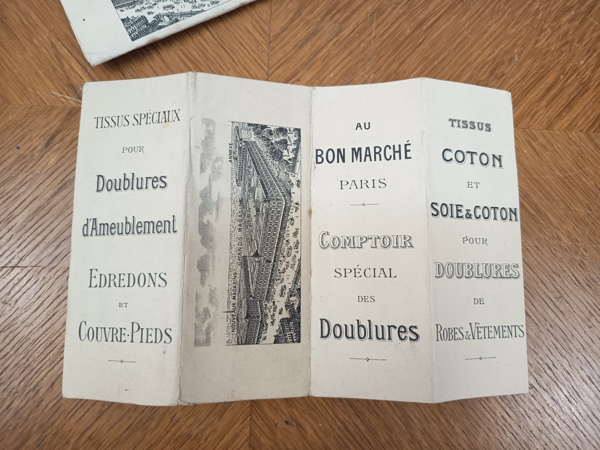 ensemble de 3 catalogues d’échantillons de tissus Au Bon Marché Maison A. Boucicaut Paris vers 1912