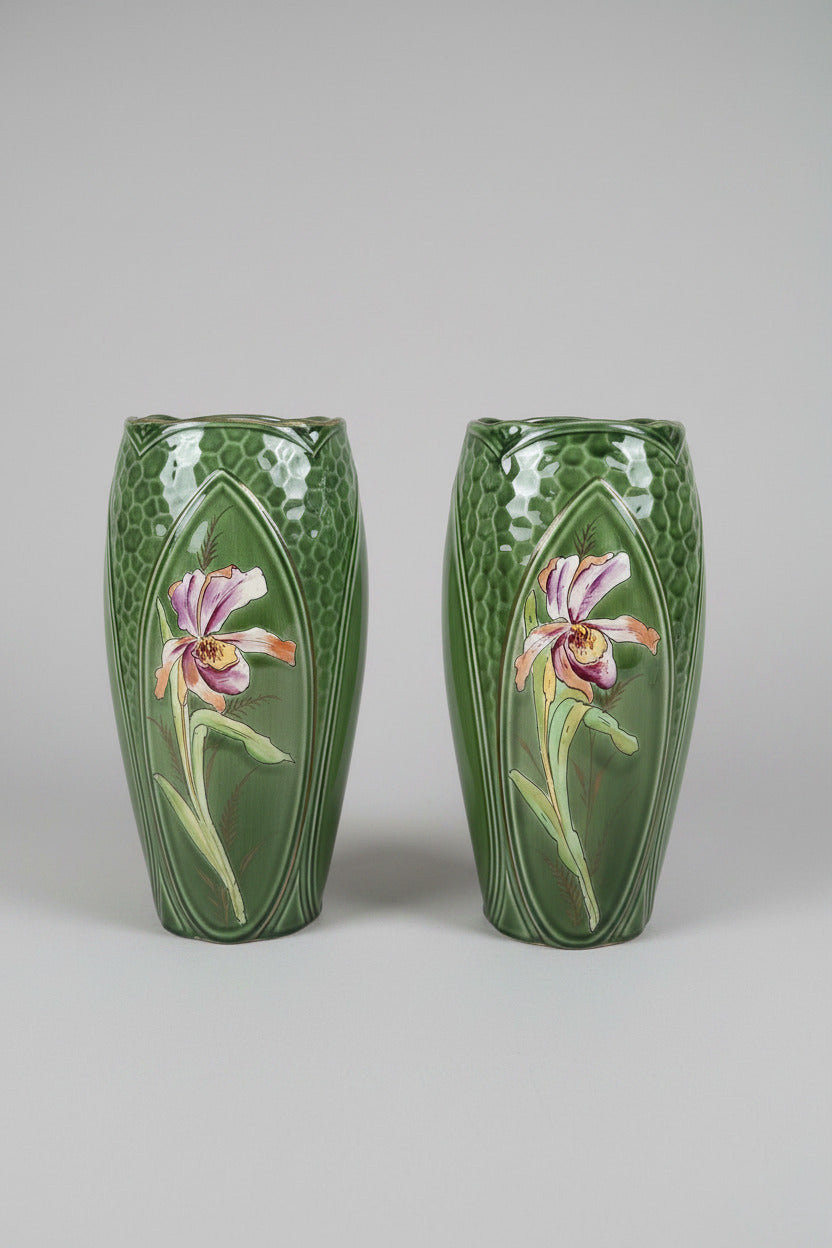 Paire de vases Art nouveau Saint-Amand vers 1910-1915, Nouvelles Usines Céramiques du Nord, décor d’orchidées peint à la main