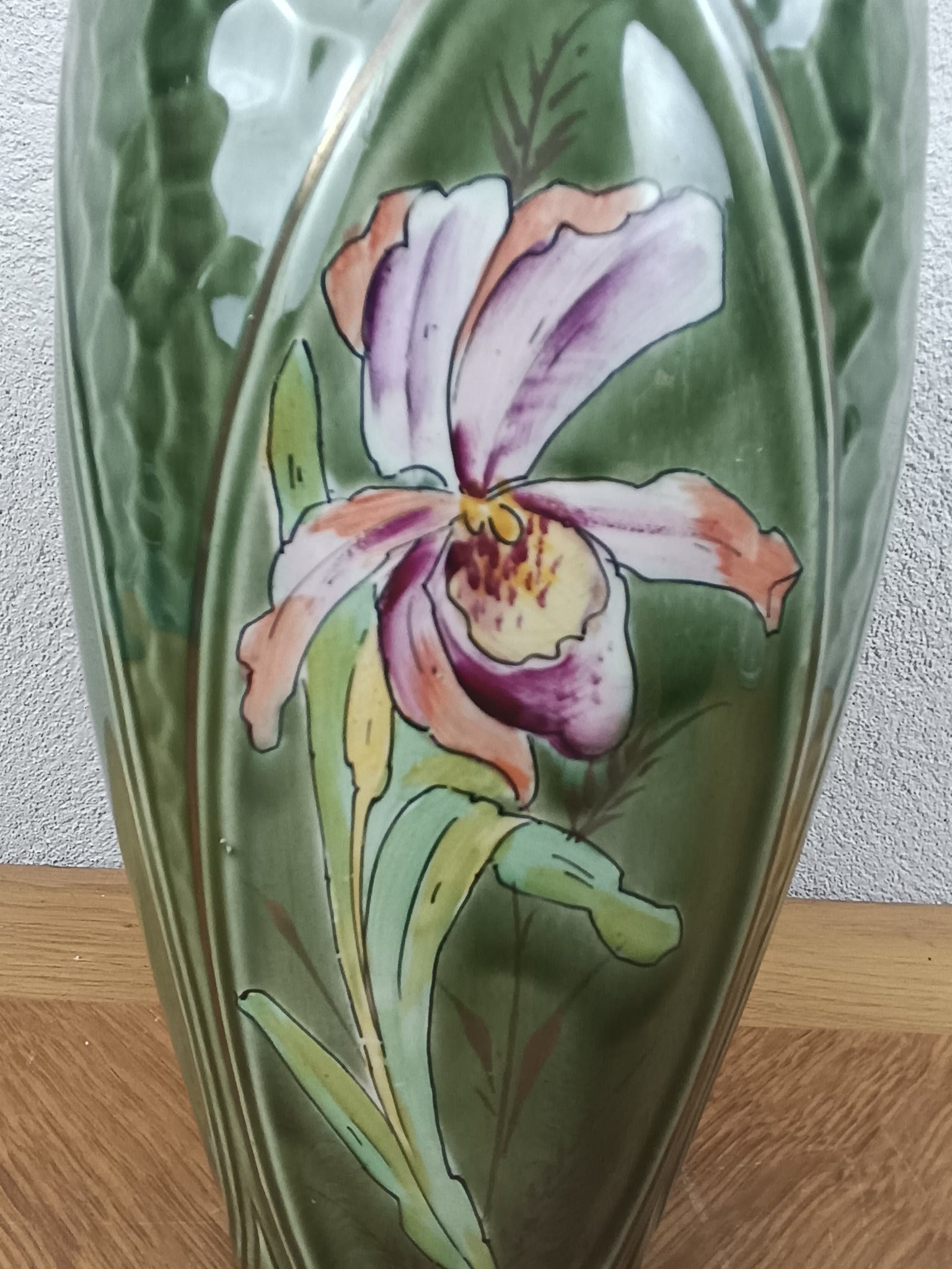 Paire de vases Art nouveau Saint-Amand vers 1910-1915, Nouvelles Usines Céramiques du Nord, décor d’orchidées peint à la main
