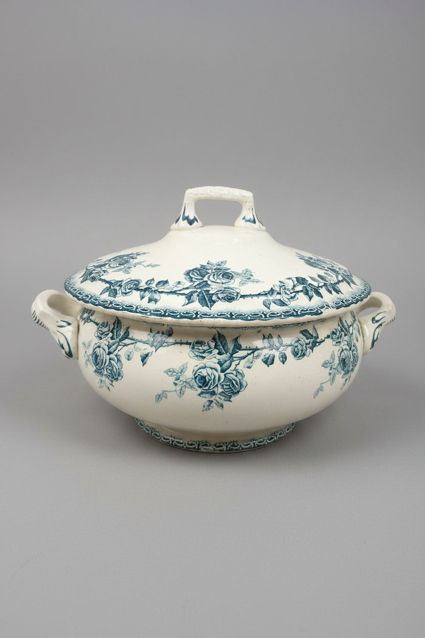 Soupière ancienne Boulenger Choisy-le-Roi en Terre de Fer décor Cyclamen bleu